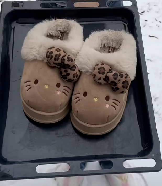 Cozy Kitty Platform Slippers: Plush Comfort with Playful Style