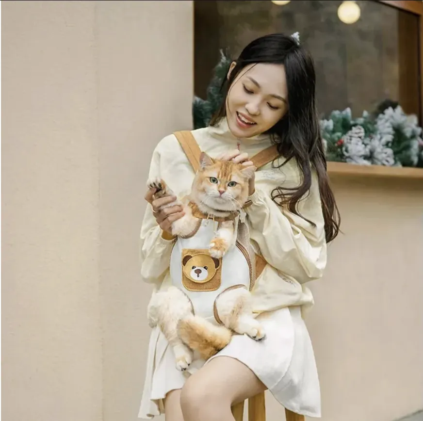 Kitty Capsule Cat Carrier Backpack view 2